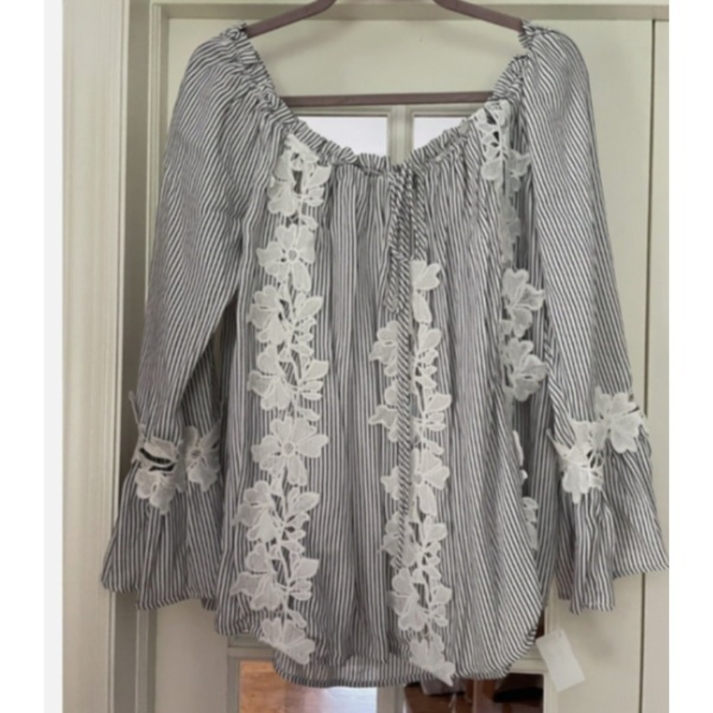 Mieka Boutique XL Striped Flowers Bell Sleeve Peasant Blouse Off Shoulder NWT